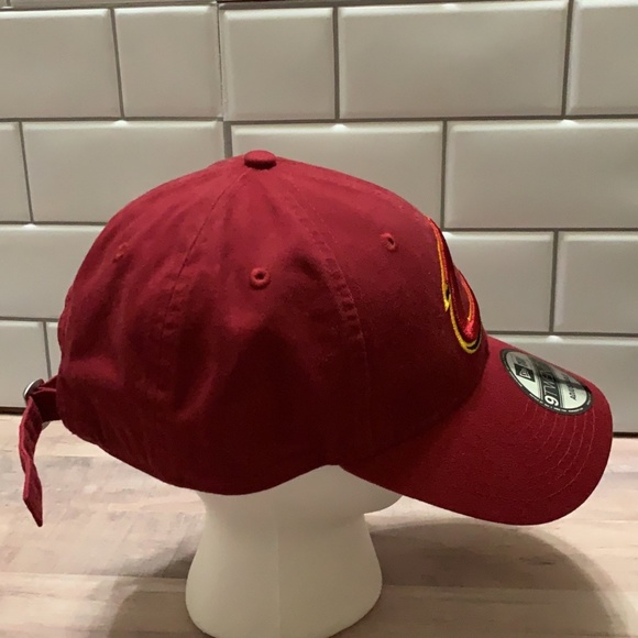 NEW ERA CLEVELAND CAVALIERS CORE CLASSIC 9TWENTY ADJUSTABLE HAT - MAROON - Picture 4 of 8